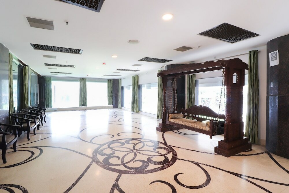 Фото Oyo 60162 City Club & Hotels