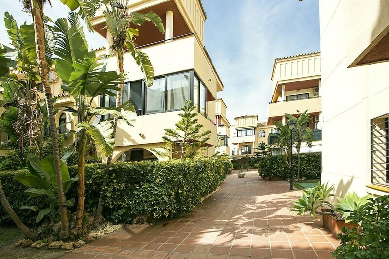Гостиница Heavenly & Ocean Blue Apartment в Торремолиносе
