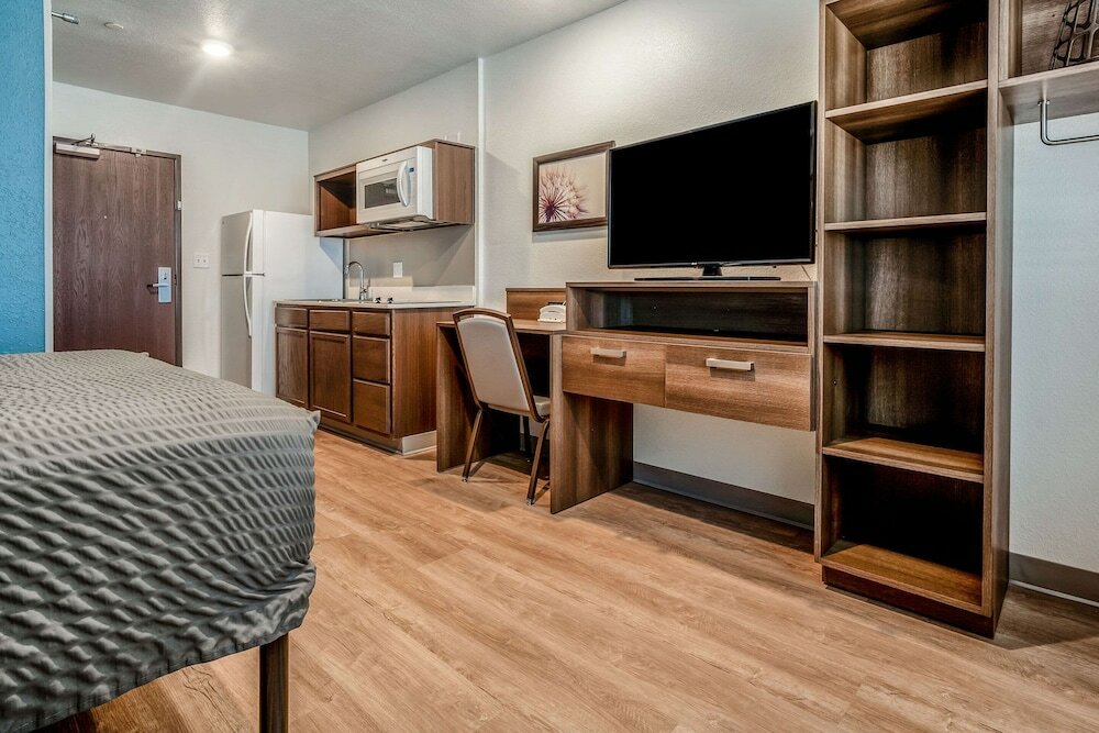 Фото WoodSpring Suites Naples West