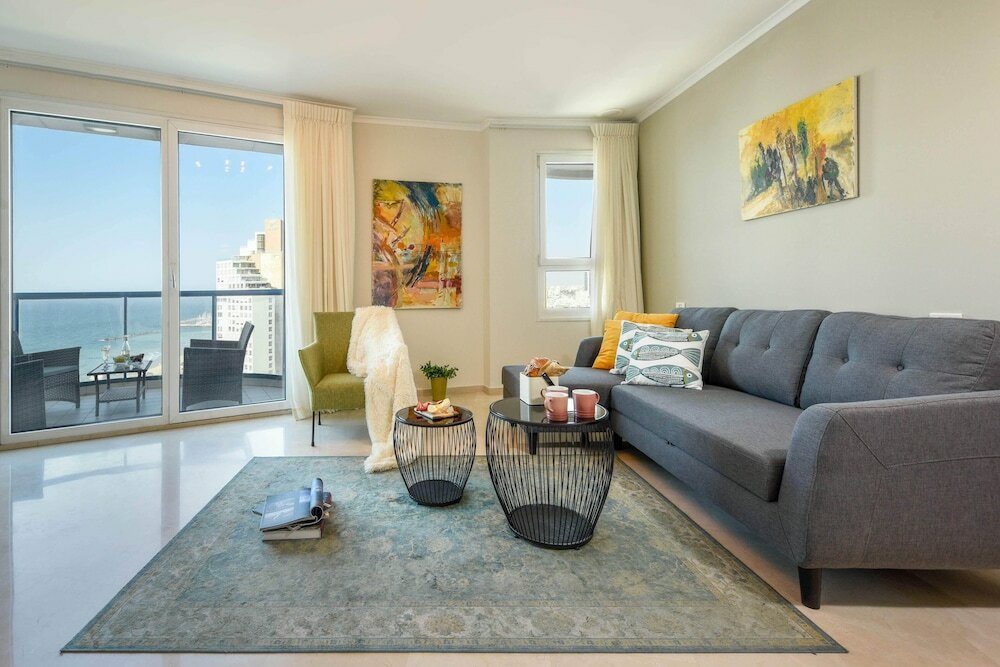 Фото Beautiful w Balcony & Panoramic Sea View