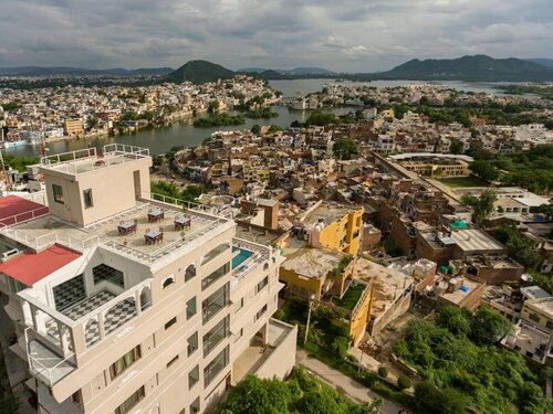 Внешний вид отеля Hotel Raj Kuber в Удайпуре, фото 4