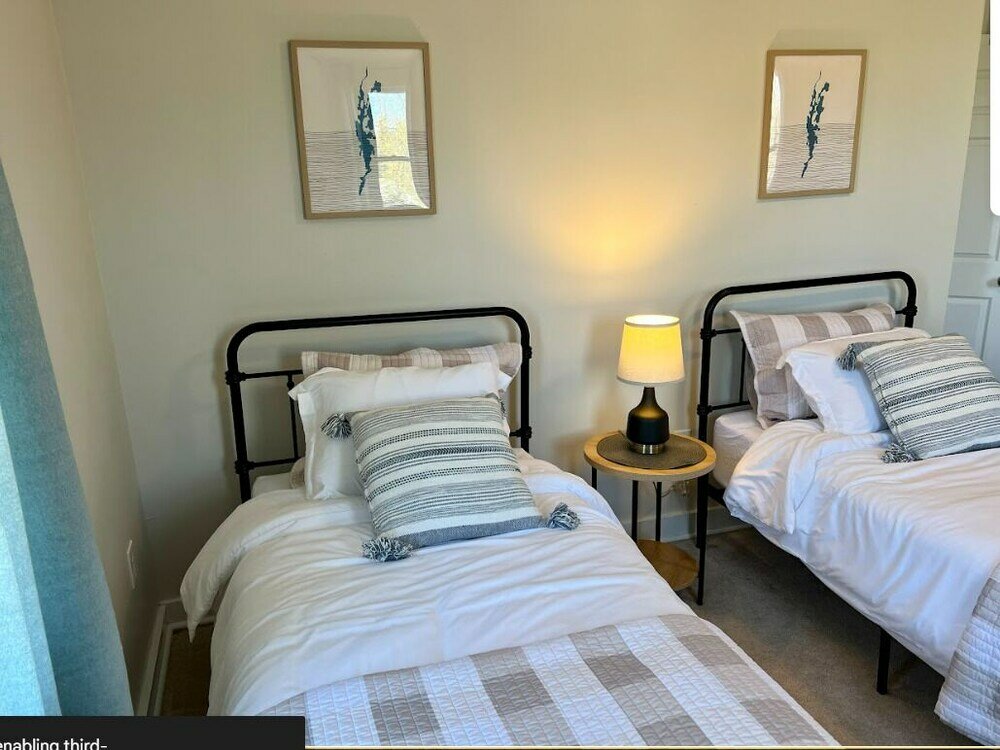 Фото Valcour Inn & Boathouse