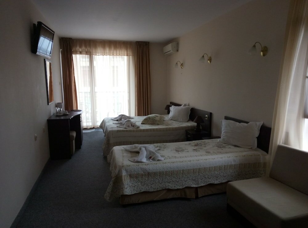 Фото Family Hotel Kandrovi