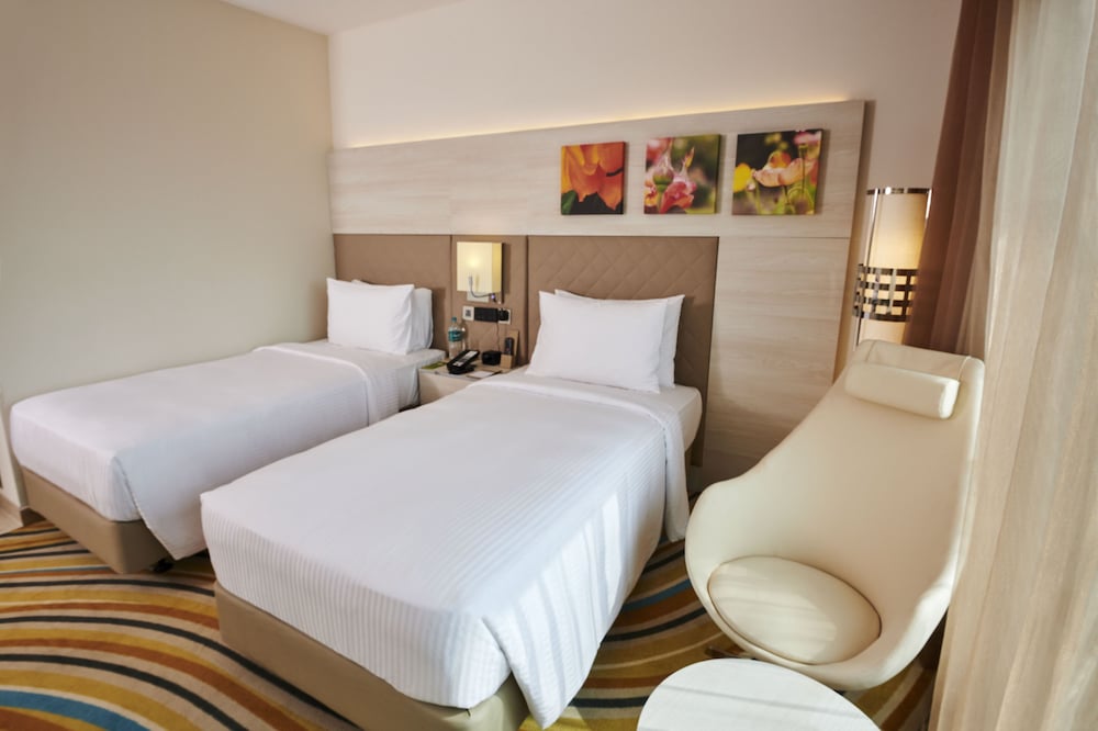 Фото Hilton Garden Inn Lucknow