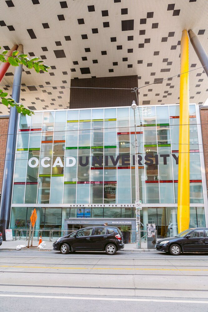 Фото Bright Sub-Penthouse on Bay St