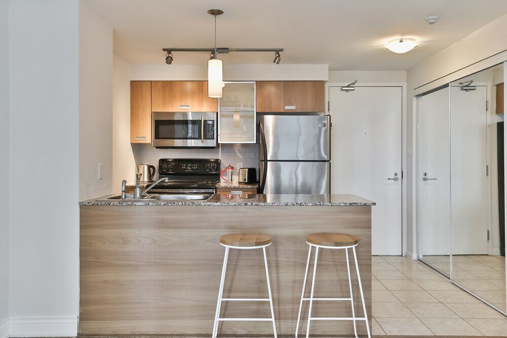 Фото Bright Sub-Penthouse on Bay St