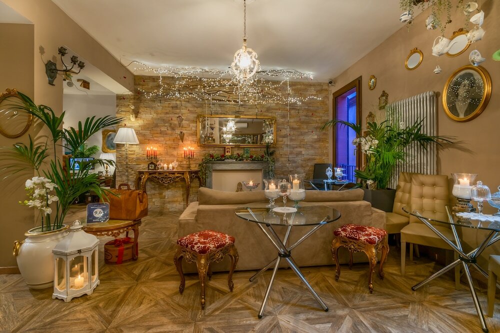 Фото 051 Room & Breakfast