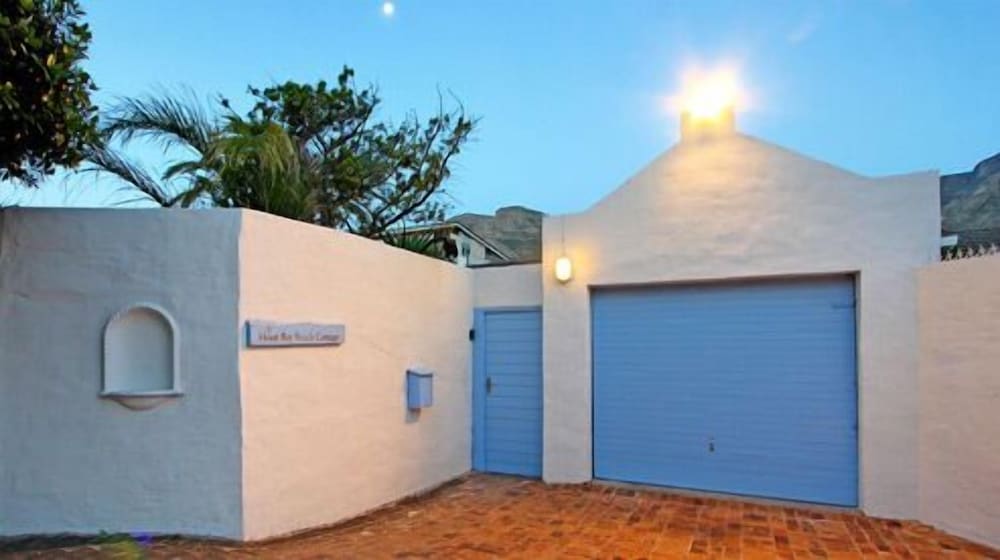 Фото Hout Bay Beach Cottage