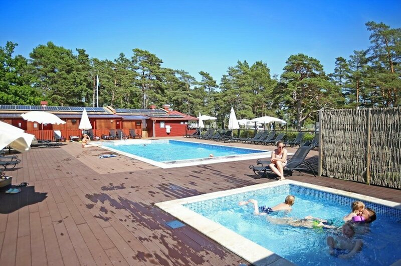 Гостиница Ljugarns Semesterby & Camping