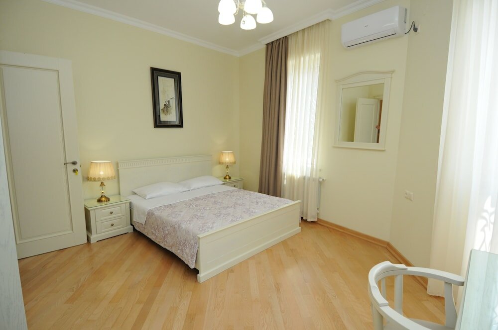 Фото Отель Crown