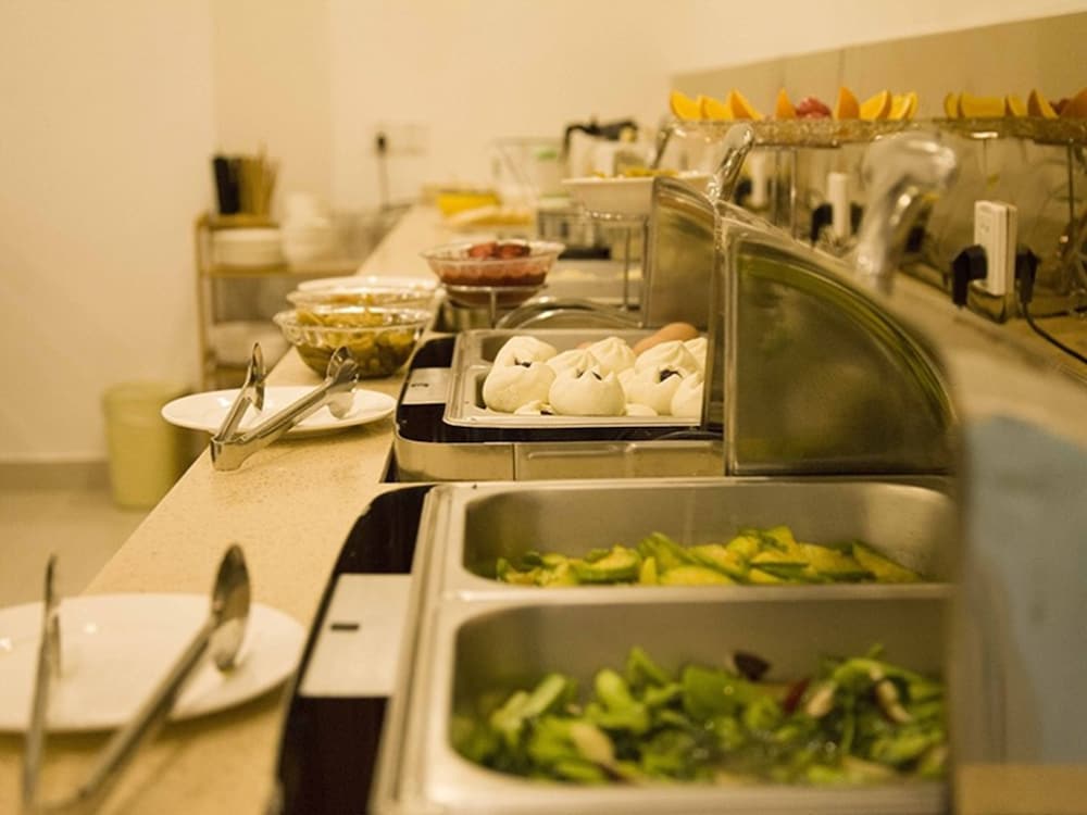 Фото GreenTree Inn TaiZhou XingHua WuLi Road WuLi Bridge Express Hotel