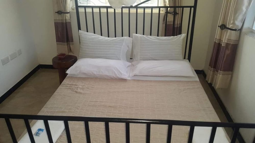 Фото Entebbe Vine Inn