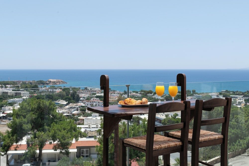 Фото Pefkos View Suites & Maisonette