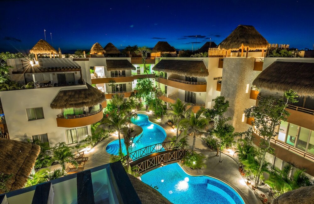 Фото отеля 1