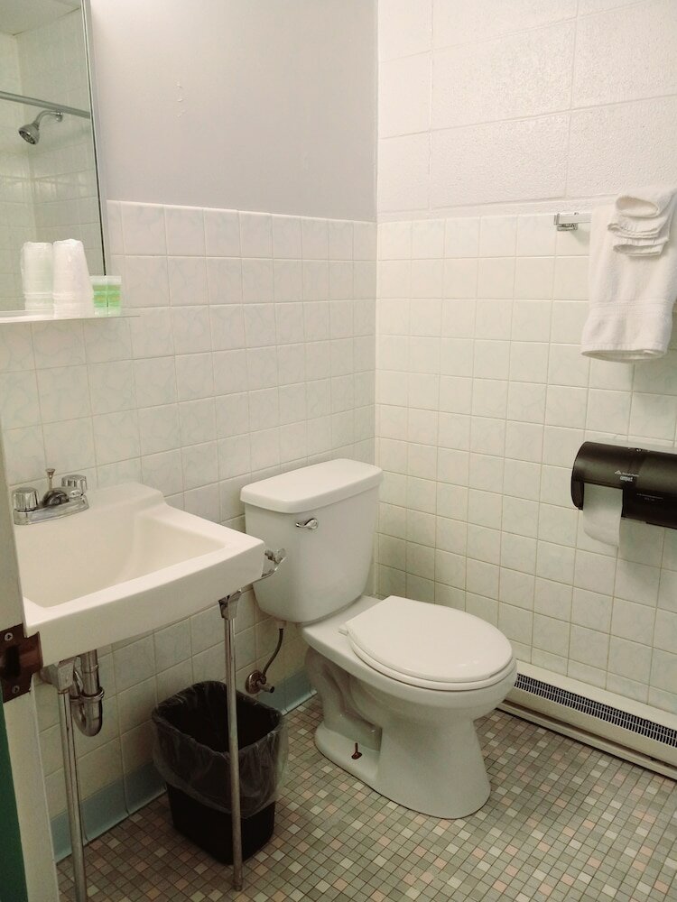 Фото Chalet Inn Motel