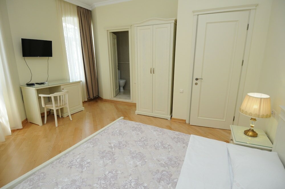 Фото Отель Crown