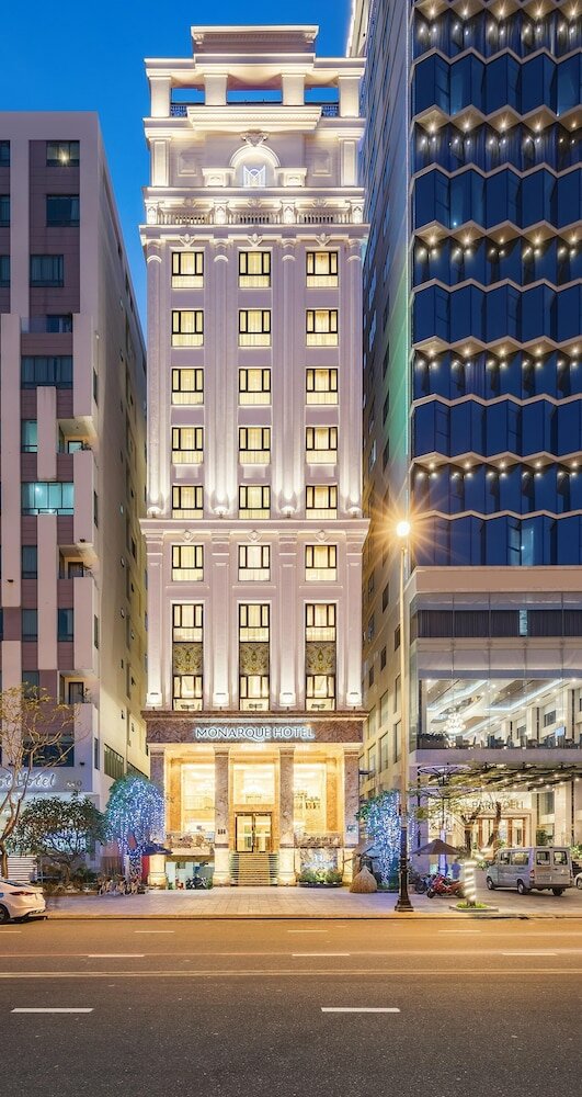 Фото Monarque Hotel