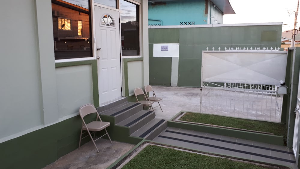 Фото Woodbrook on the Avenue