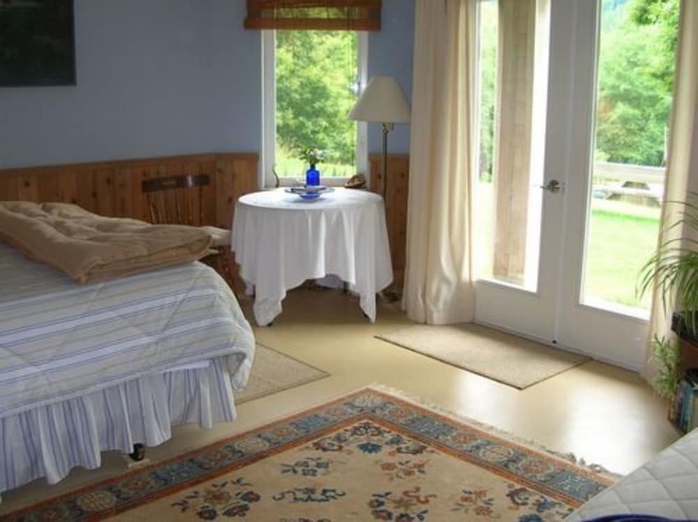 Фото Lucky Mud Inn and Disc Golf Resort