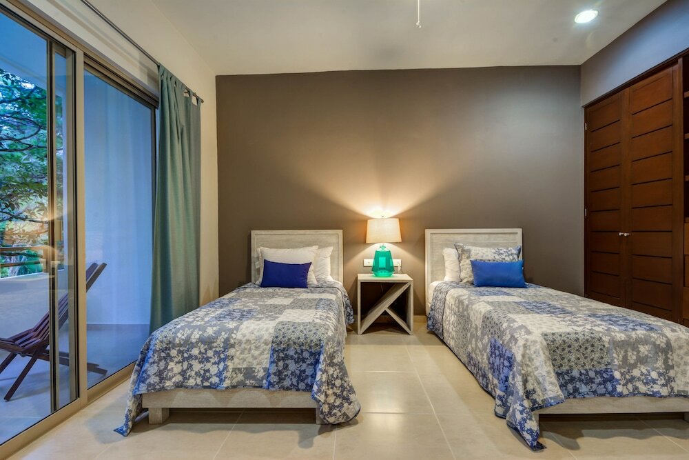 Фото Blue Beach 2 Brm apt sleeps 5