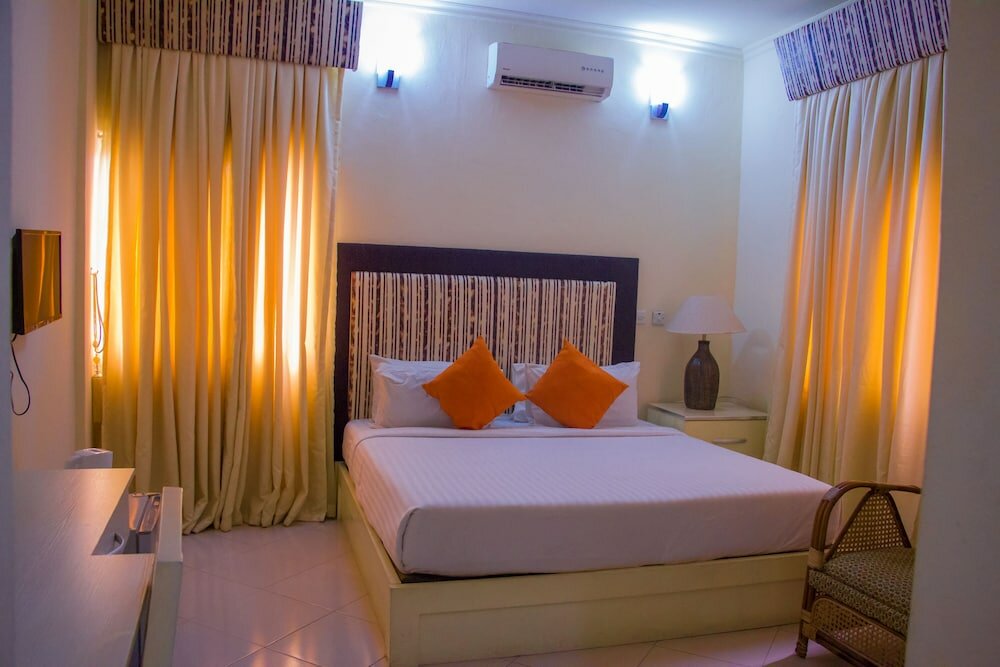 Фото Pilgrims Brook Hotels Ltd