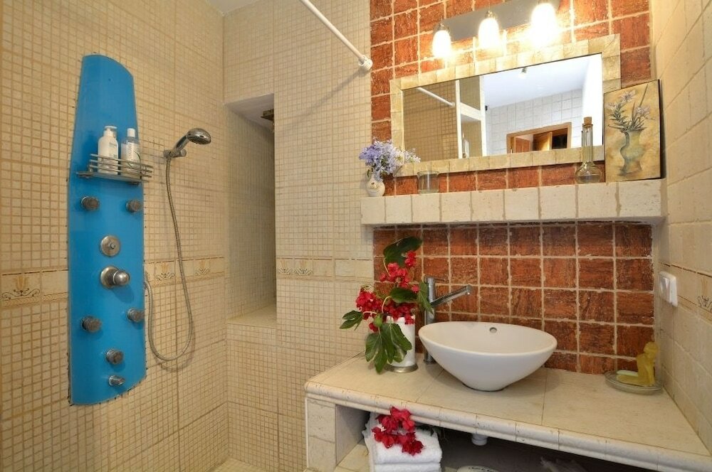 Фото Mallorca traditional village townhouse