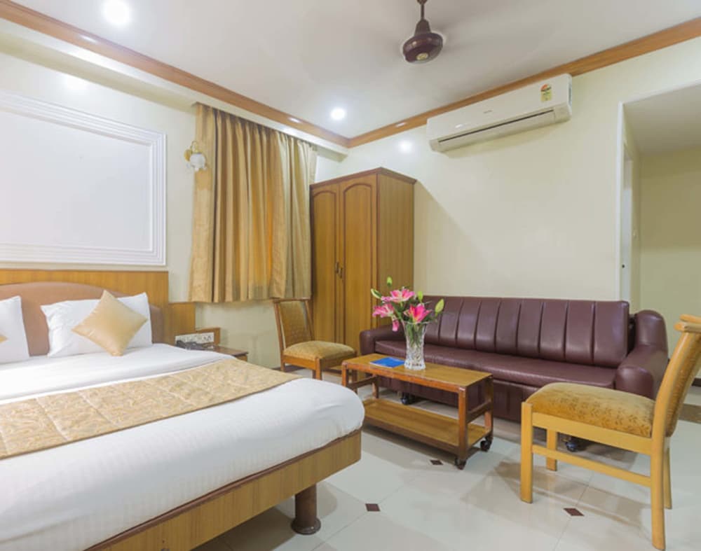 Фото Hotel Parklane