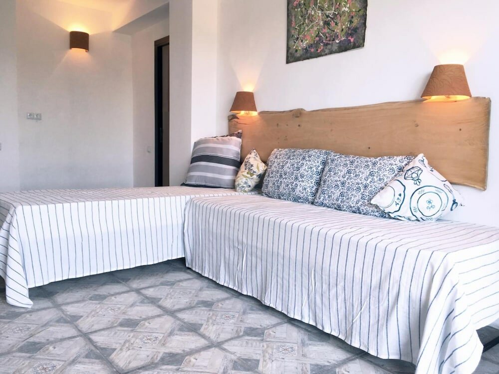 Фото Simple Pleasures Hotel