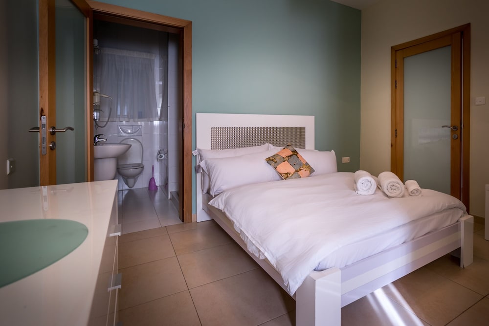 Фото Consiglia Apartments - Sliema