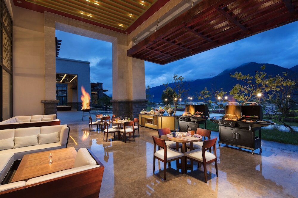 Фото Hilton Linzhi Resort