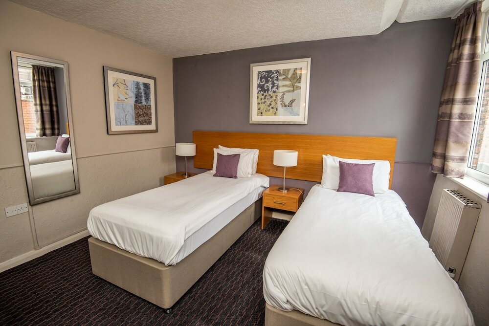 Фото The George Inn