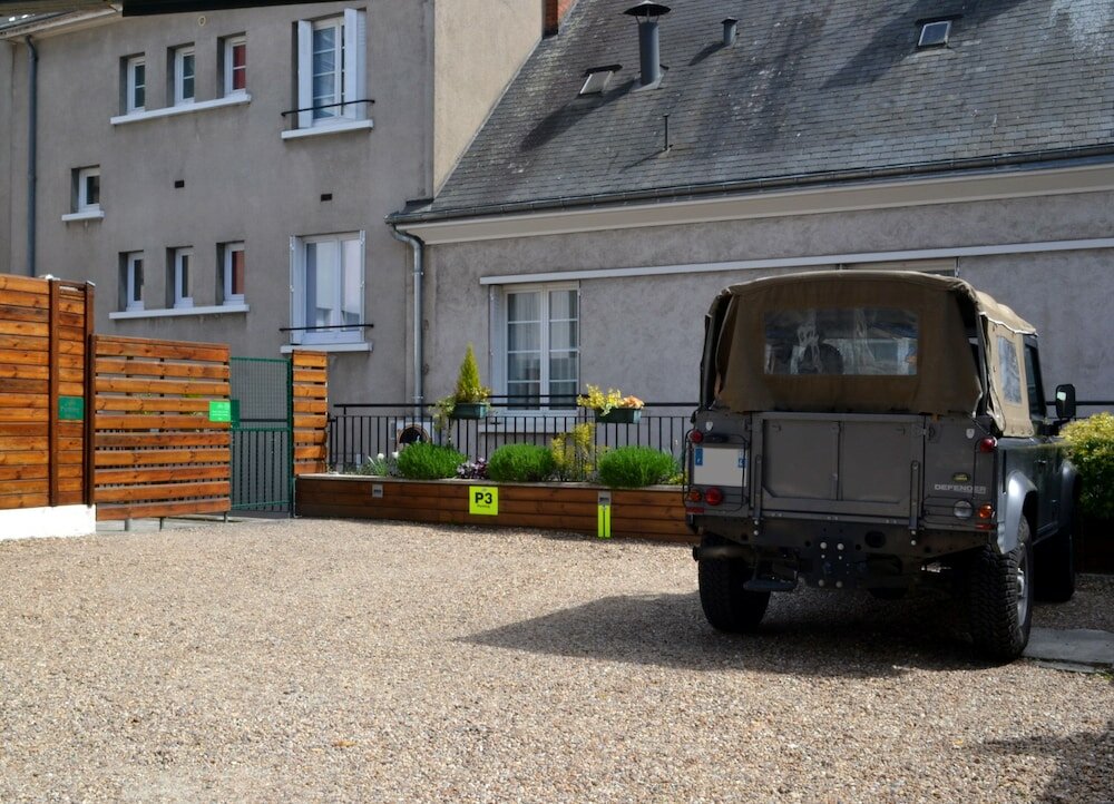 Фото Hôtel-Restaurant Le Monarque