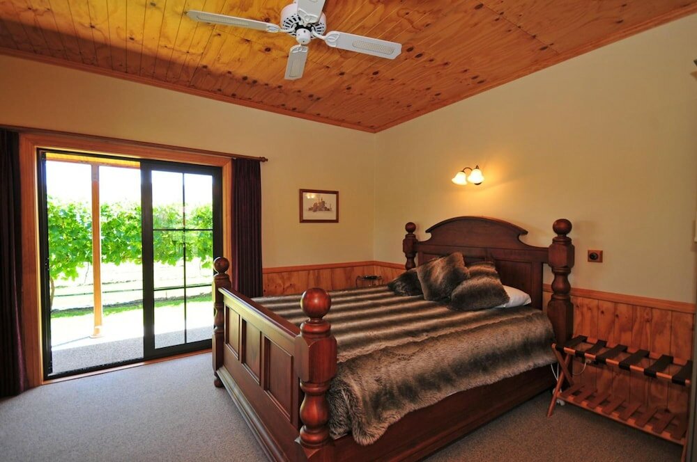 Фото River Rock Estate