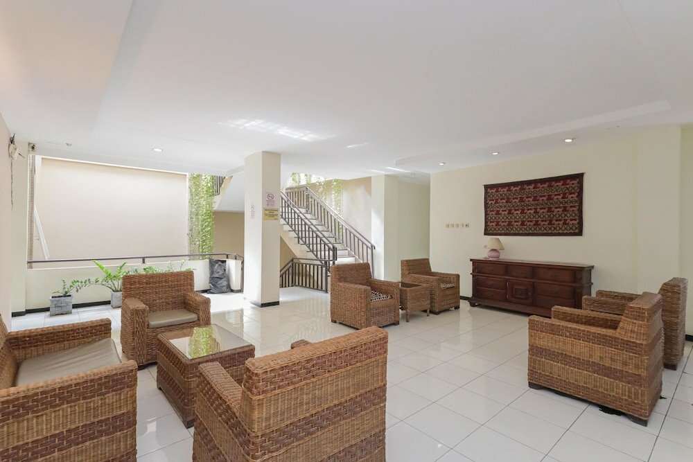 Фото RedDoorz near Gubeng Station