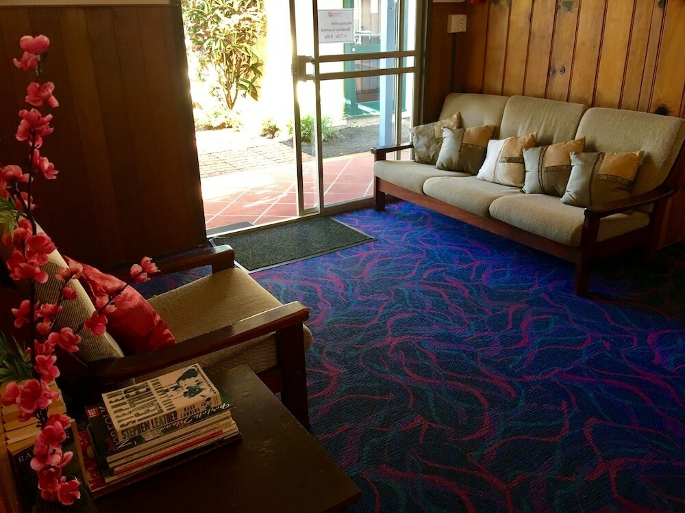 Фото The Polynesian Apartments