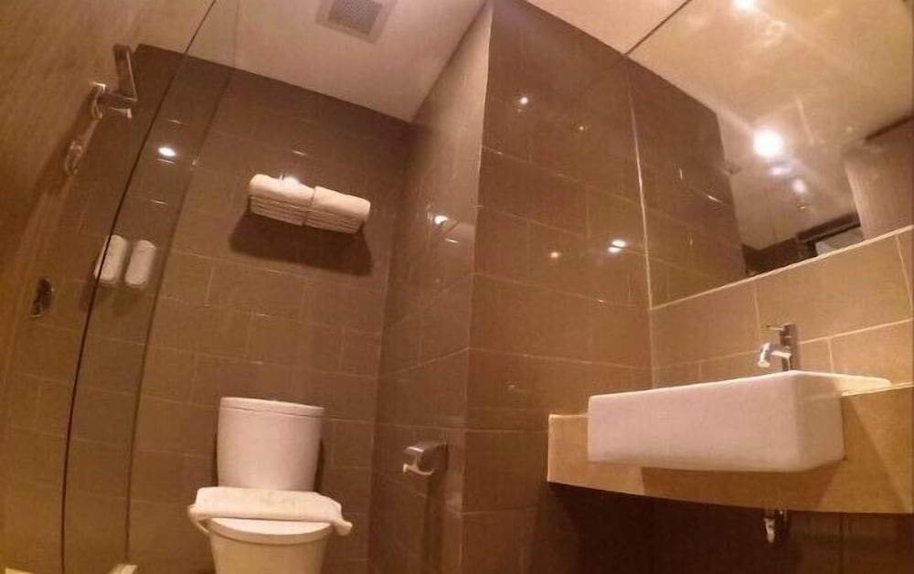 Фото Expressia Hotel Makassar