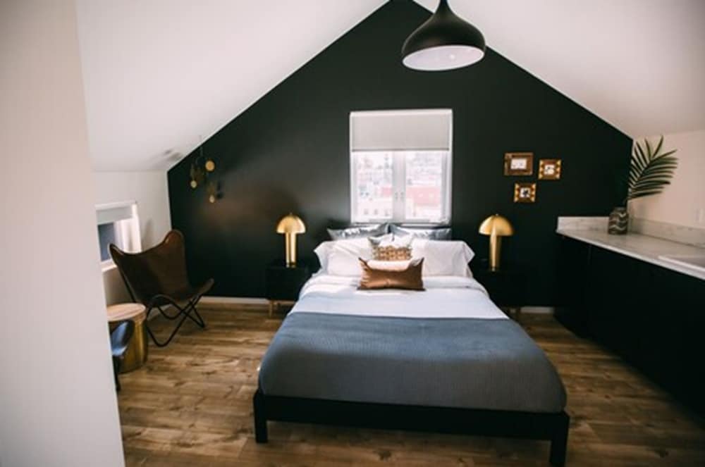 Фото Noon on Sunset Hill