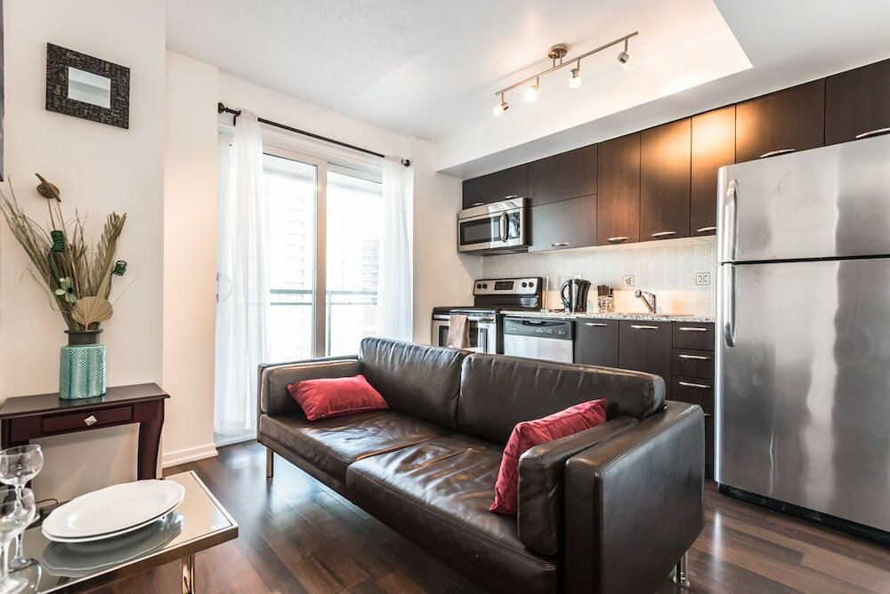 Фото Life Suites Rogers Centre