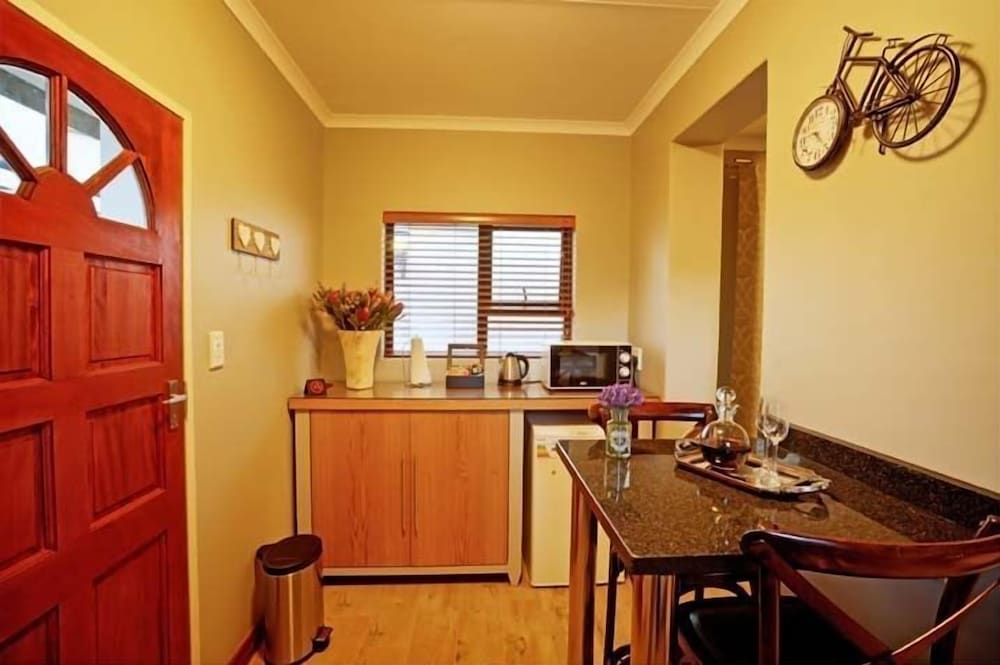 Фото Lavenders At Constantia Guest