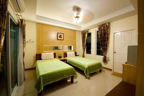 Гостиница Baan Suan Resort Juree Punsuk в Супханбури