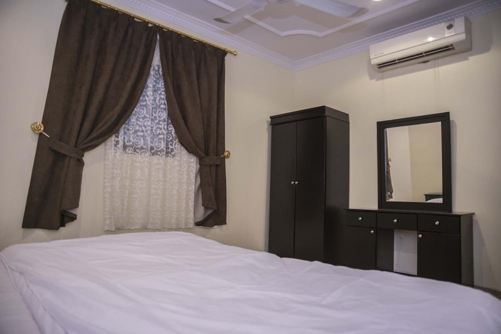 Фото Al Eairy Furnished Apartments Qassim 4