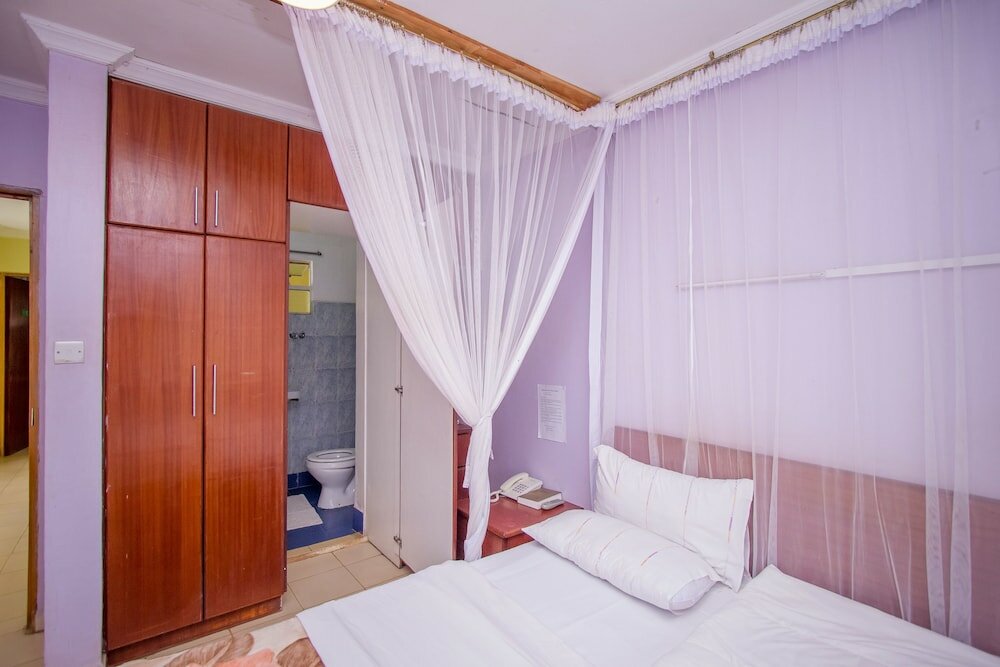 Фото Ivys Inn Guest House