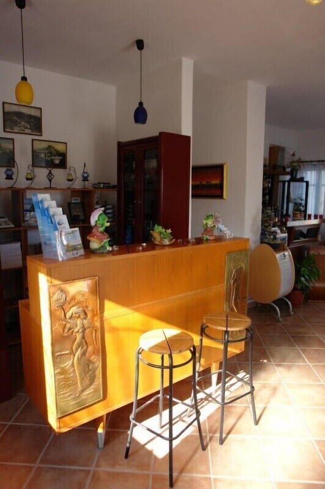 Фото Karabo Hotel