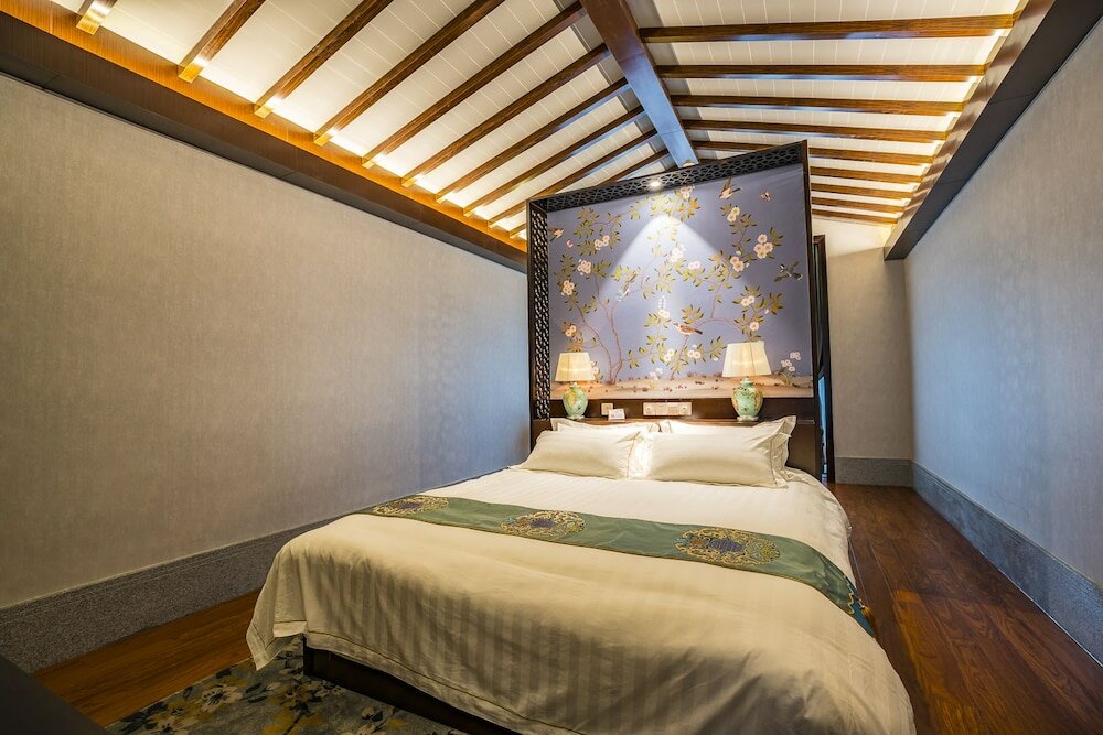 Фото Graceland Garden Court Hotel