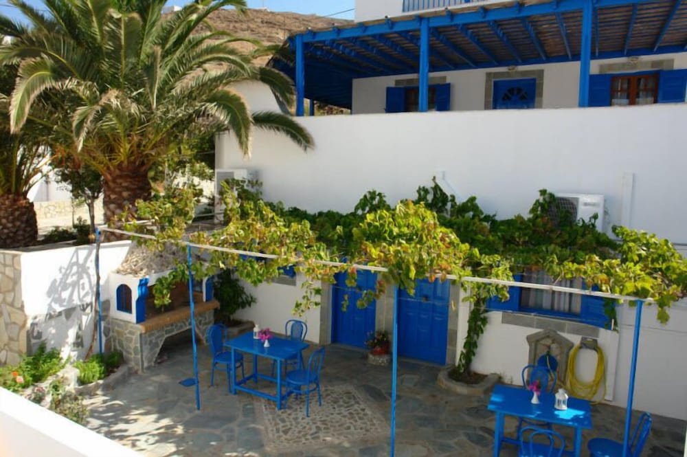 Фото Karabo Hotel