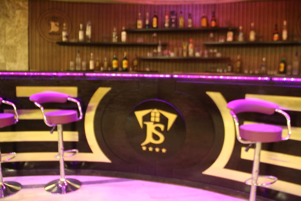 Фото Jawabreh Hotel & Suites