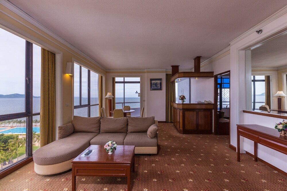 Фото Ambassador City Jomtien Hotel 