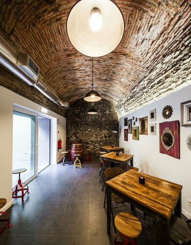 Внешний вид отеля Moon Hill Hostel в Синтре (Санта-Марии и Сан-Мигел, Сан-Мартинью и Сан-Педру де Пенаферрим), фото 4