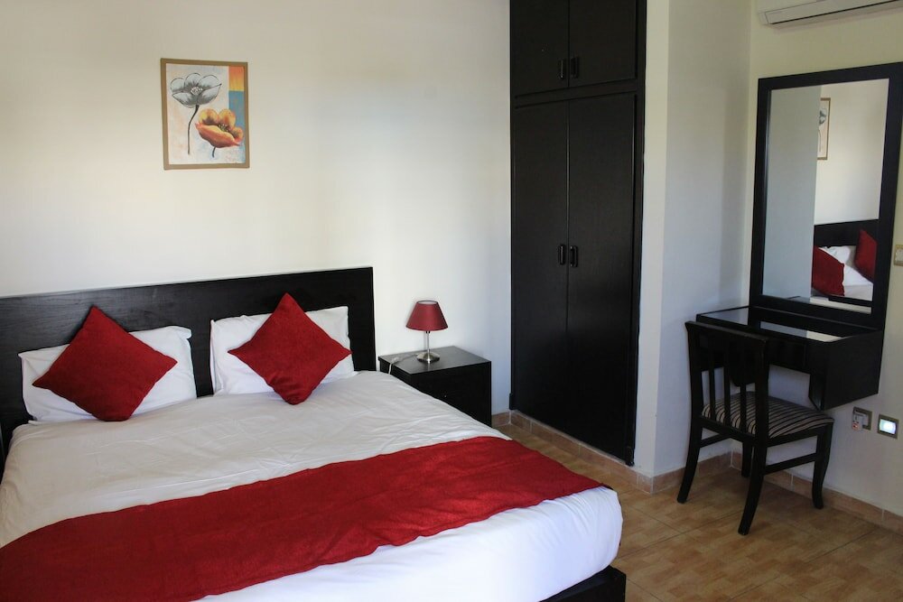 Фото Jawabreh Hotel & Suites