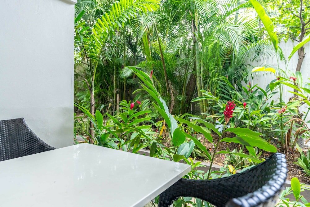 Фото Travellers Beach Resort